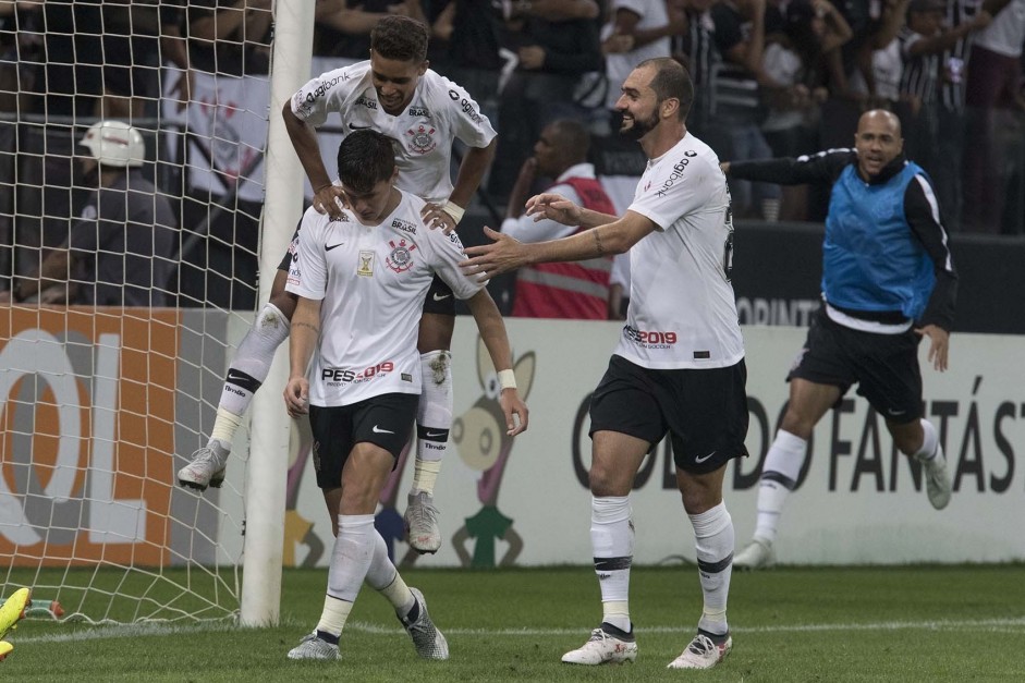 Jogadores do Corinthians lutaram até o fim para segurar a vitória