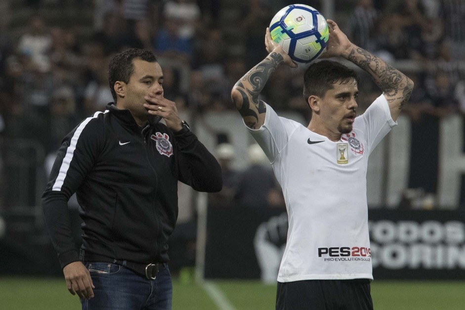 Jogadores do Corinthians lutaram at o fim para segurar a vitria