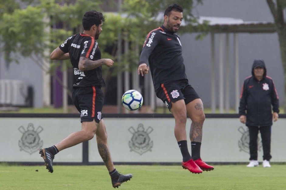 Olha ele a! Zagueiro Vilson no treino de hoje no CT