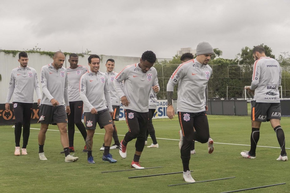 Corinthians treina em preparao para duelo contra o Atltico-PR, fora de casa