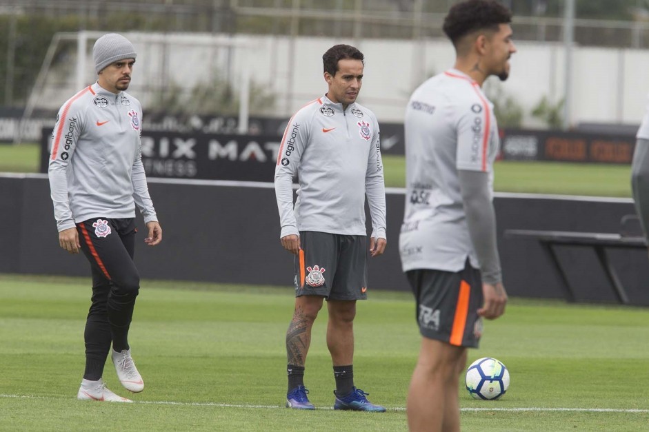 Fagner, Jadson e Douglas treinando no CT Joaquim Grava para jogo contra o Atlético-PR