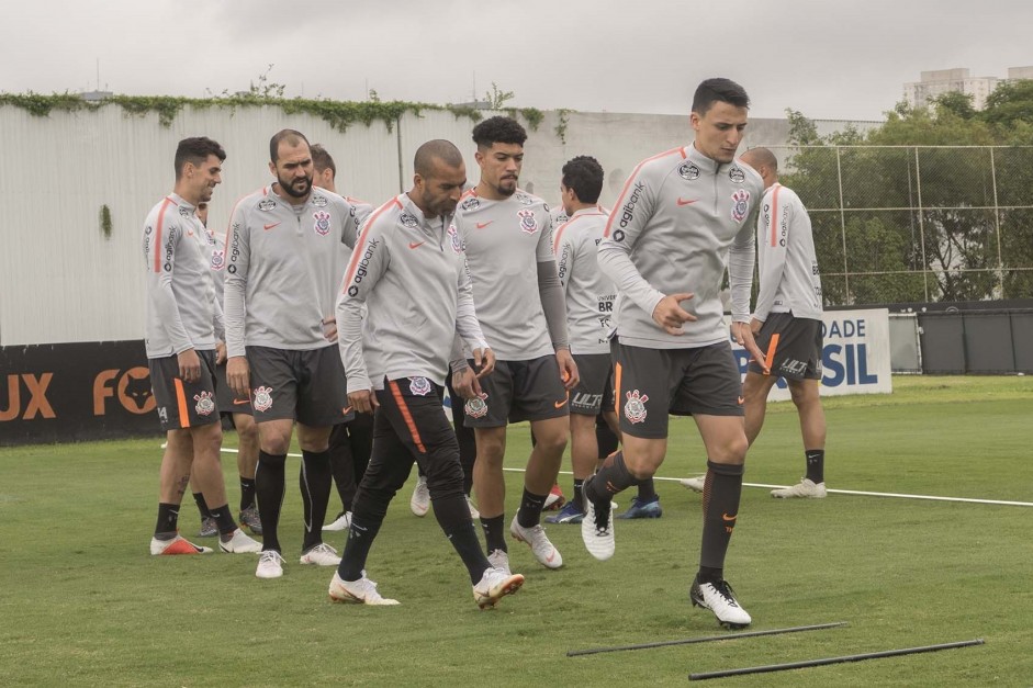 Jair Ventura comandou o último treino do Corinthians antes do duelo contra o Atlético-PR