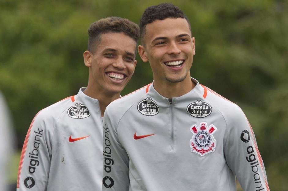 Pedrinho e Thiaguinho sero titulares contra o Atltico-PR, pelo Brasileiro