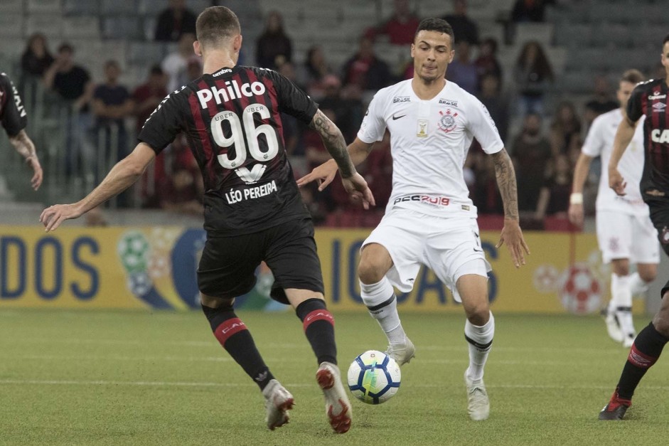 Corinthians perde para o Atltico-PR, pelo Brasileiro