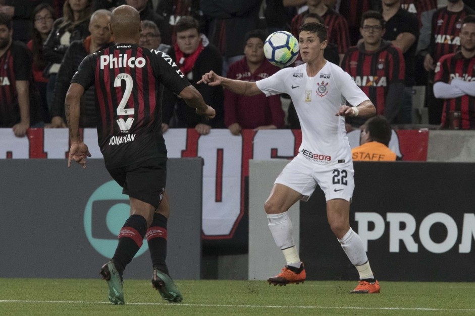 Matheus Vital entrou em campo contra o Atltico-PR nesta quarta-feira