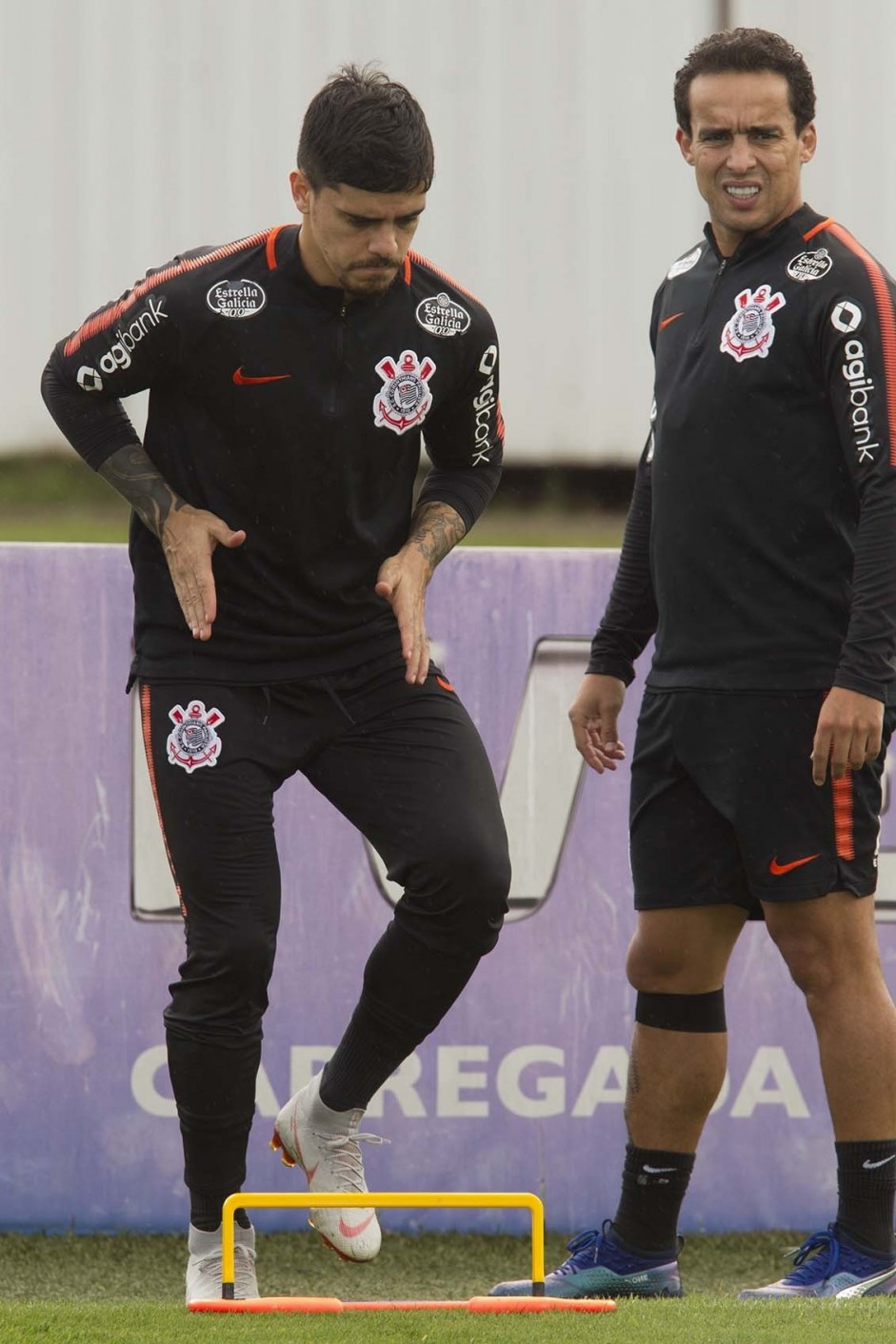 Fagner e Jadson fazem o último no CT antes de encarar a Chapecoense