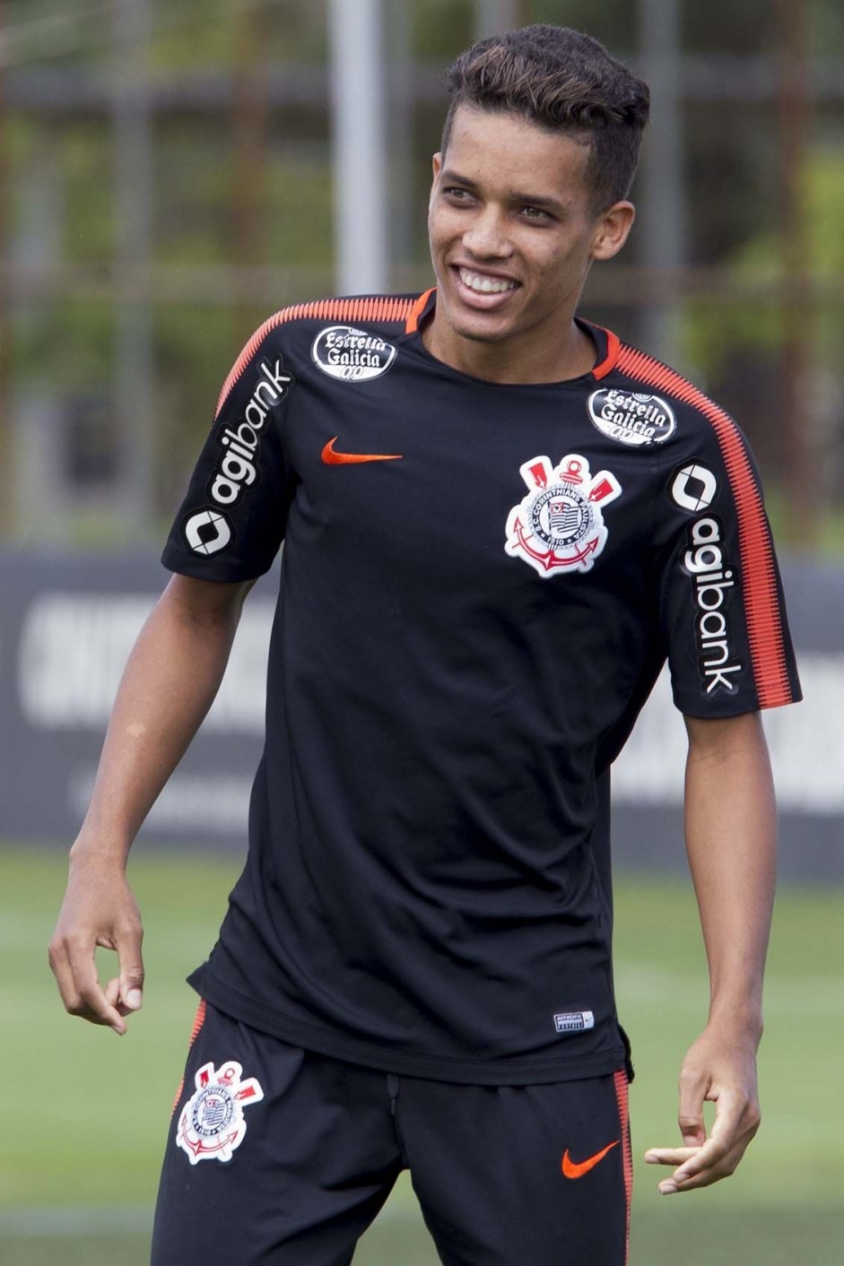 Pedrinho era todo sorrisos no treino de hoje no CT