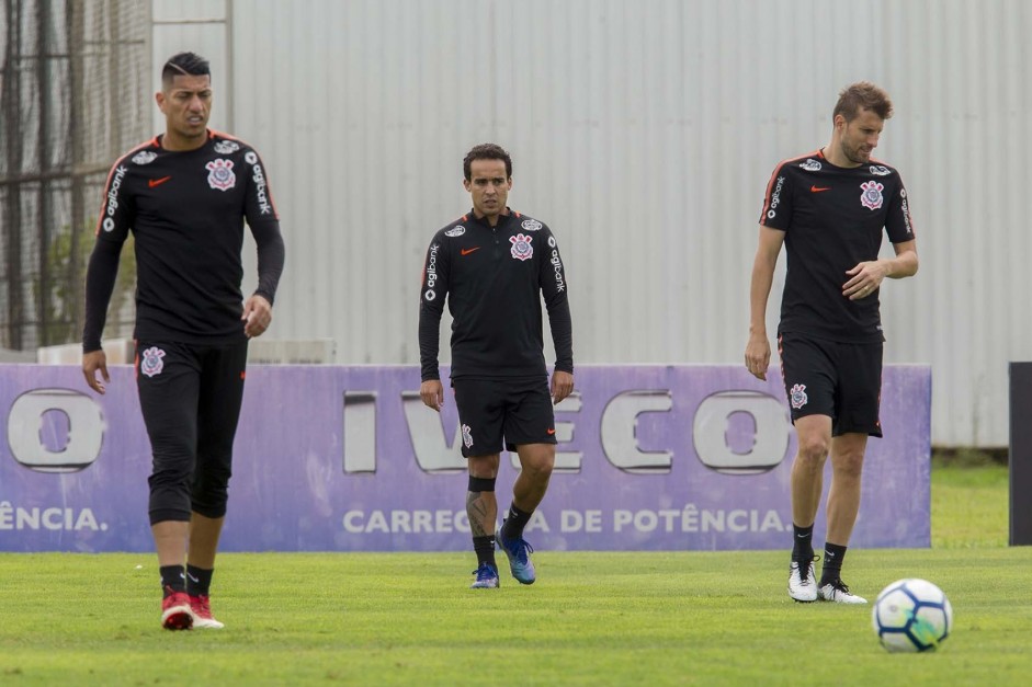 Ralf, Jadson e Henrique treinam para jogo contra a Chapecoense, pelo Brasileiro