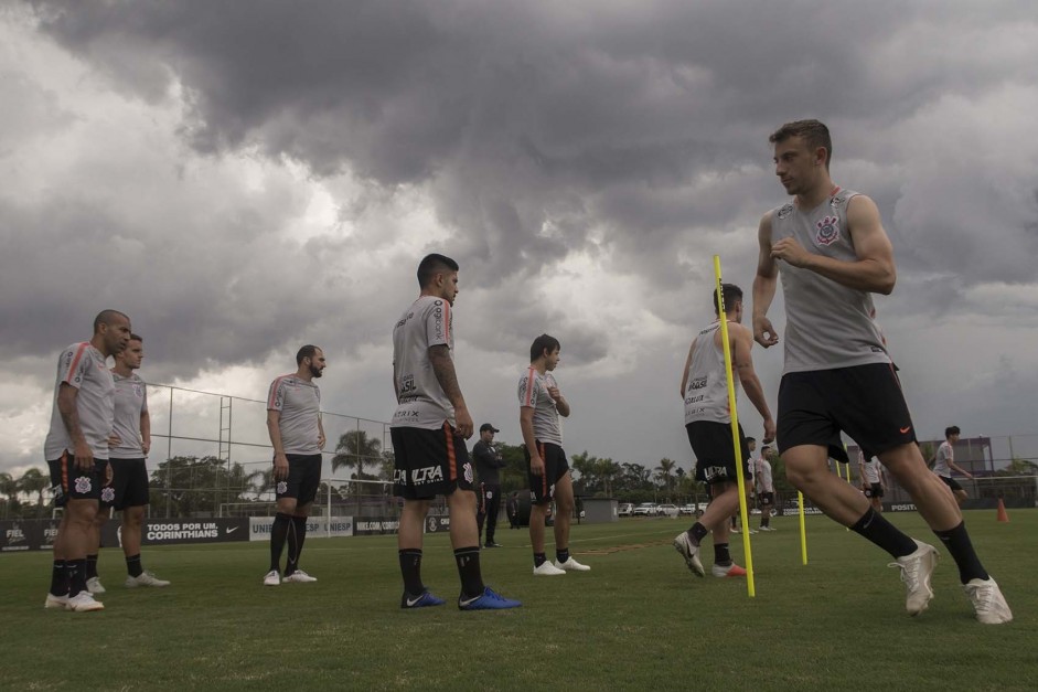 Timo treina para duelo contra a Chapecoense, pela penltima rodada do Brasileiro