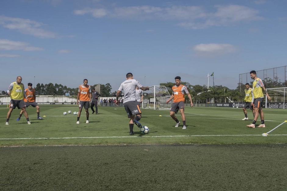 Corinthians treina em semana livre para fazer seu ltimo jogo no ano, contra o Grmio