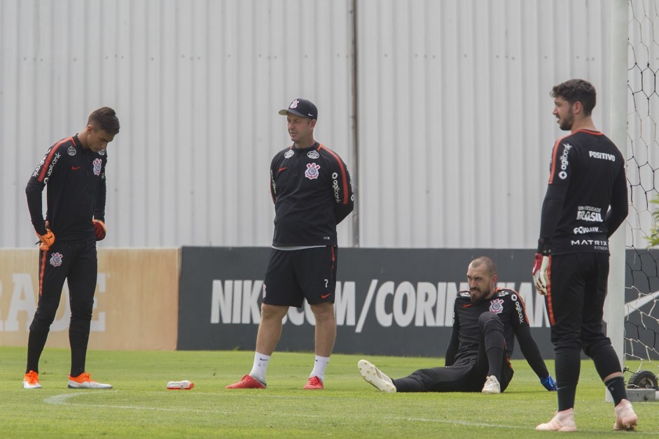 Goleiros do Timão no treinamento de hoje no CT Joaquim Grava