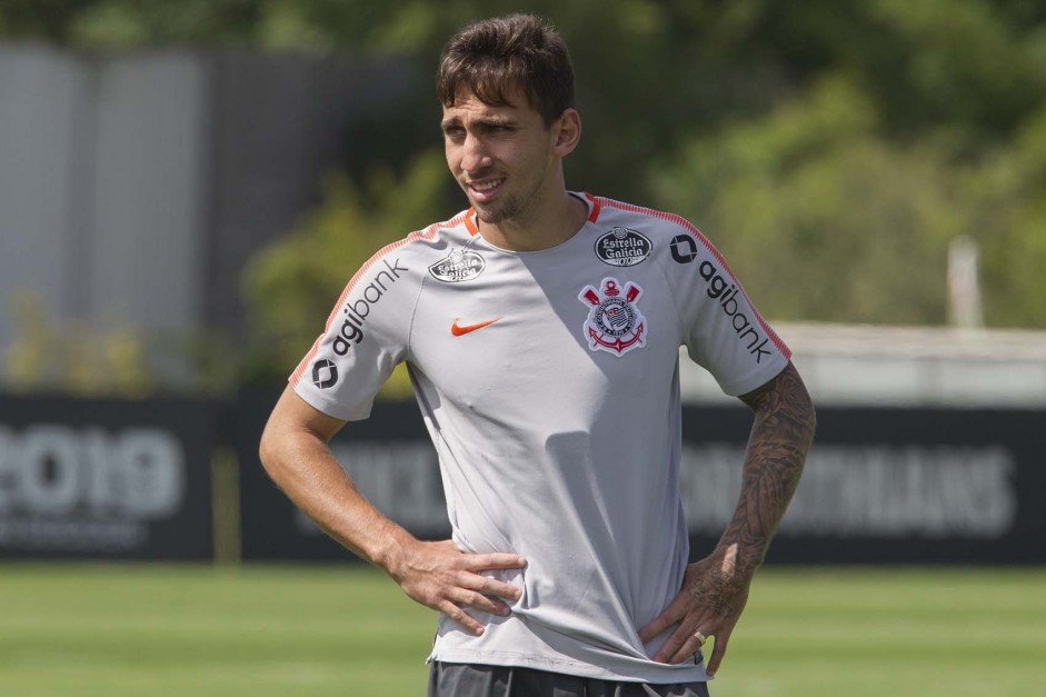Gustavo Mosquito, reforço para 2019, segue treinando no CT Joaquim Grava