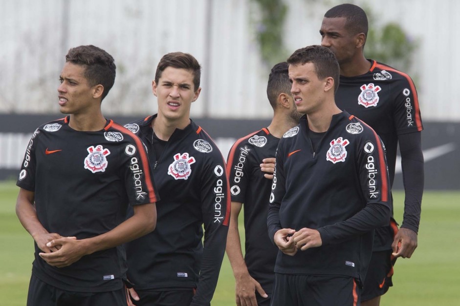 Pedrinho, Vital e Rodrigo Figueiredo no treino de hoje no CT Joaquim Grava