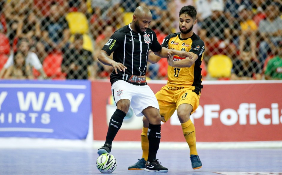 Henrique marcou trs gols diante o Sorocaba, pela Liga Paulista de Futsal