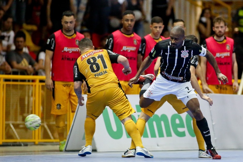Nenê foi uma das estrelas na goleada sobre o Sorocaba, pela Liga Paulista de Futsal