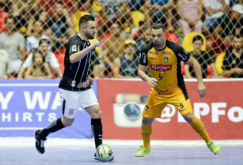 O ala Murilo Carlos na vitória diante o Sorocaba, pela Liga Paulista de Futsal