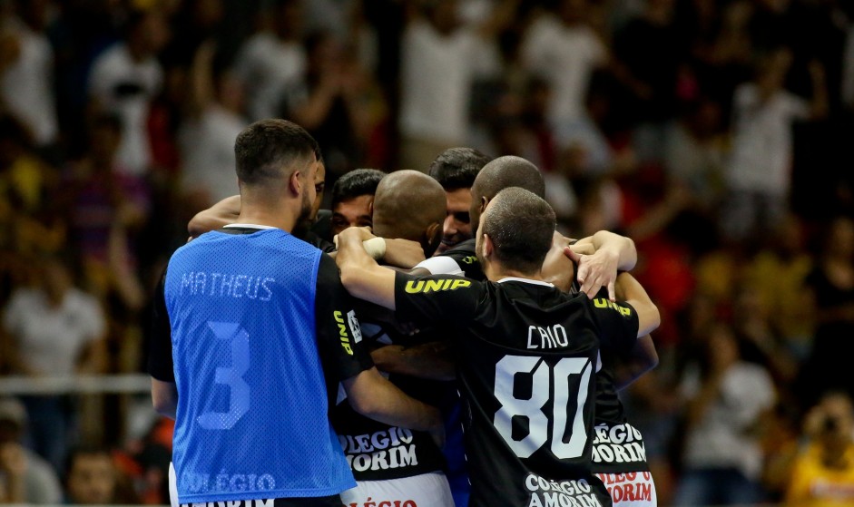 O ttulo da Liga Paulista de Futsal est cada vez mais perto para o Corinthians/UNIP