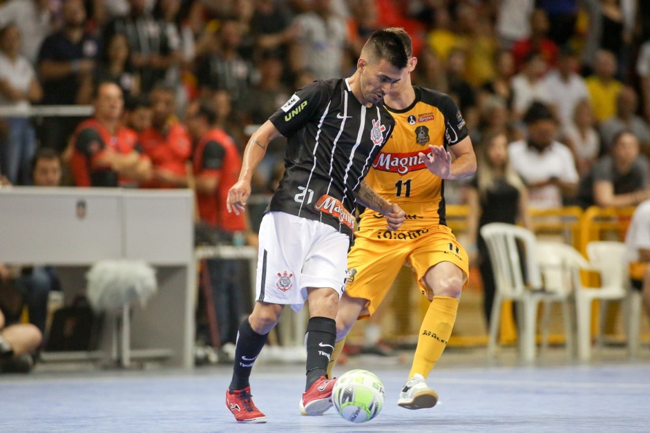 Renatinho foi um dos responsveis pela briga generalizada na final da Liga Paulista de Futsal