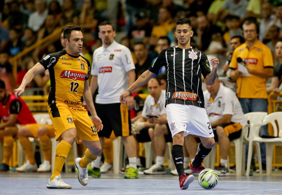 Renatinho em partida contra o Sorocaba, pela Liga Paulista de Futsal