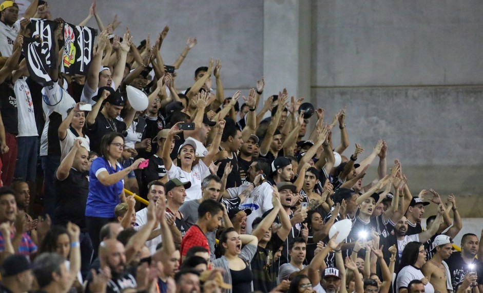 Torcida empurrou o Corinthians/UNIP durante goleada, pela Liga Paulista de Futsal