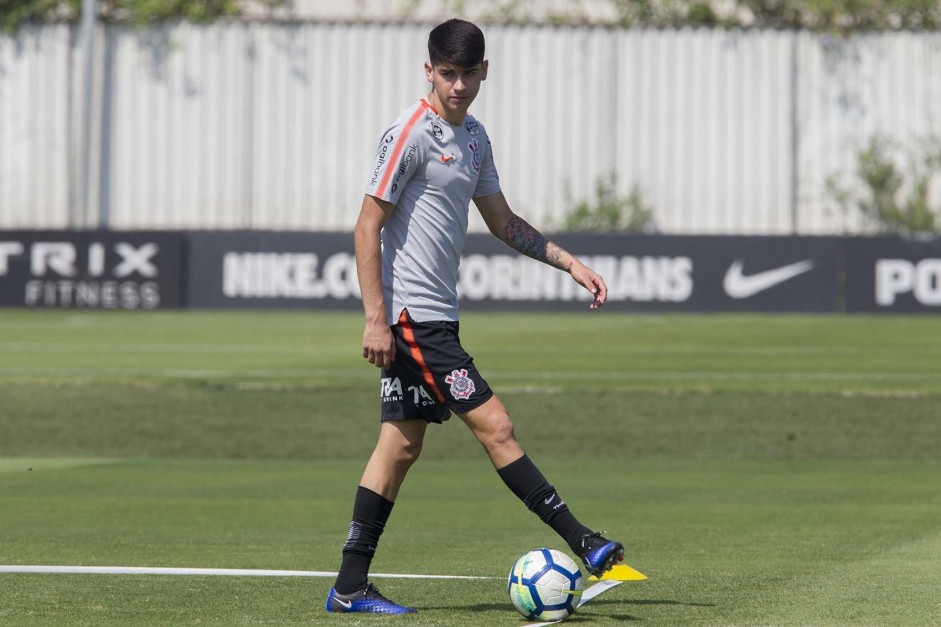 Araos pode ser novidade nos treinos do Corinthians em breve