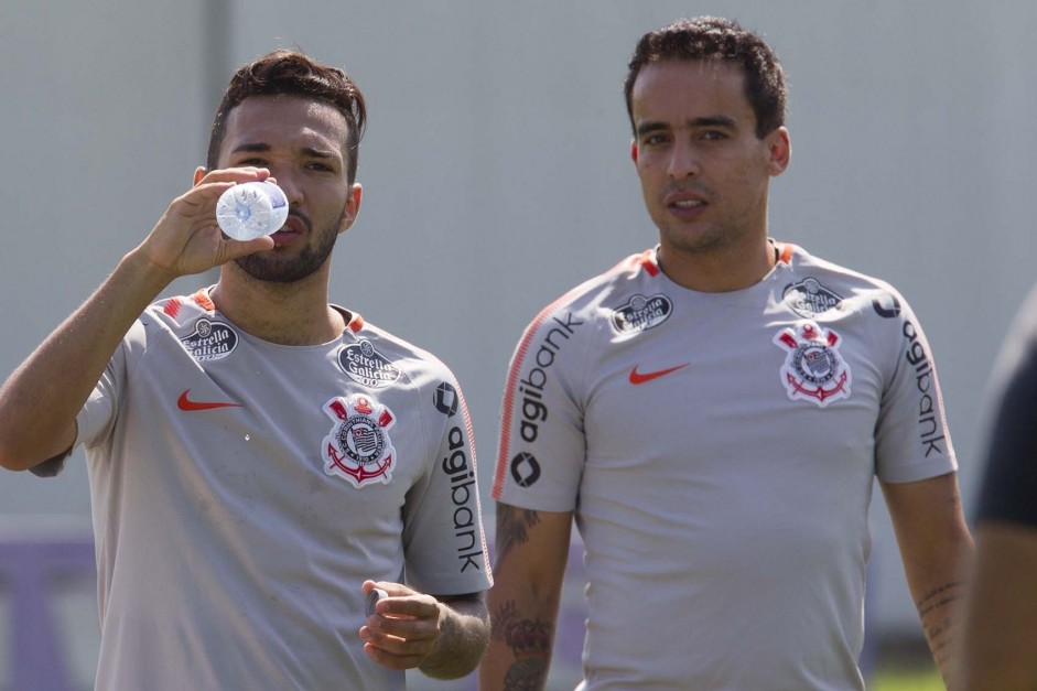 Clayson e Jadson no treinamento de hoje no CT Joaquim Grava