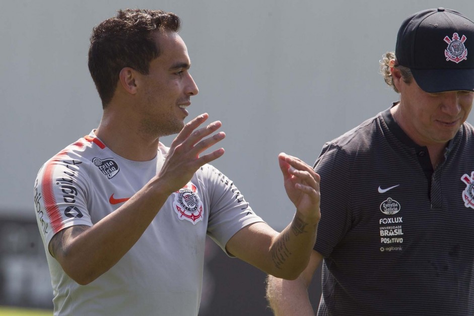 Jadson e o preparador físico Anselmo Sbragia no treinamento desta sexta-feira no CT Joaquim Grava