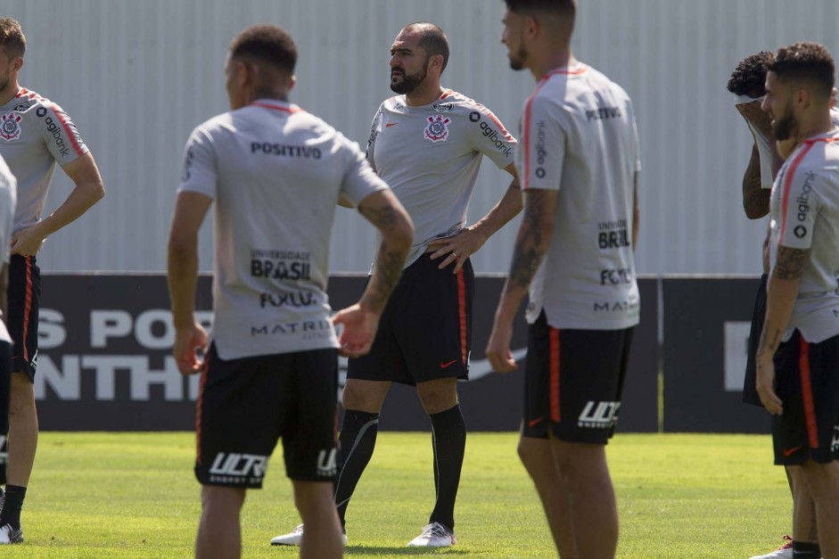 Jogadores fazem penúltimo treino antes de enfrentarem o Grêmio, pelo Brasileirão