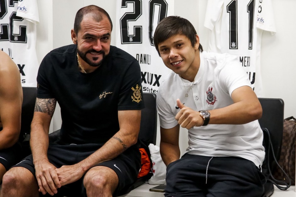 Danilo e Romero antes do último jogo do Corinthians no ano de 2018 Danilo e Romero antes do último jogo do Corinthians no ano de 2018