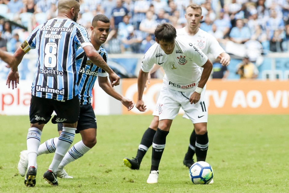 O paraguaio Romero em jogada contra o Grêmio, pelo Brasileirão 2018