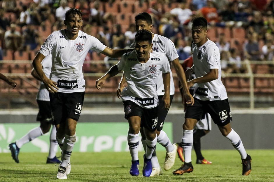 Corinthians vence o Capital-TO na estreia da Copa So Paulo de Futebol Jr