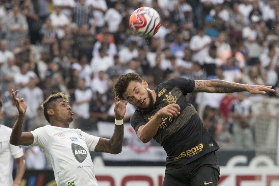 Titular contra o Santos em amistoso, André Luis perdeu muito espaço com Carille Titular contra o Santos em amistoso, André Luis perdeu muito espaço com Carille
