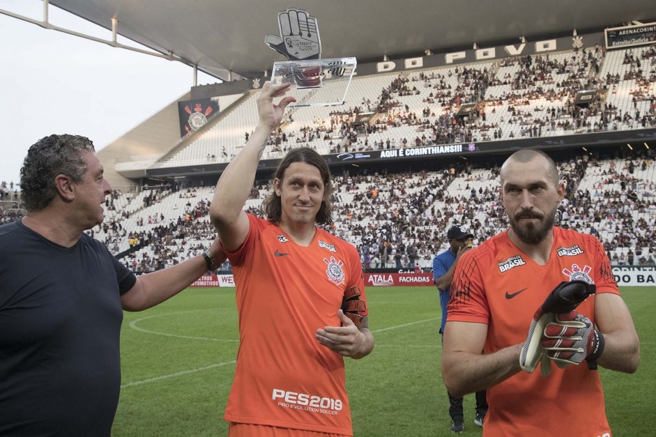 Cssio   homenageado na Arena Corinthians antes do amistoso contra o Santos