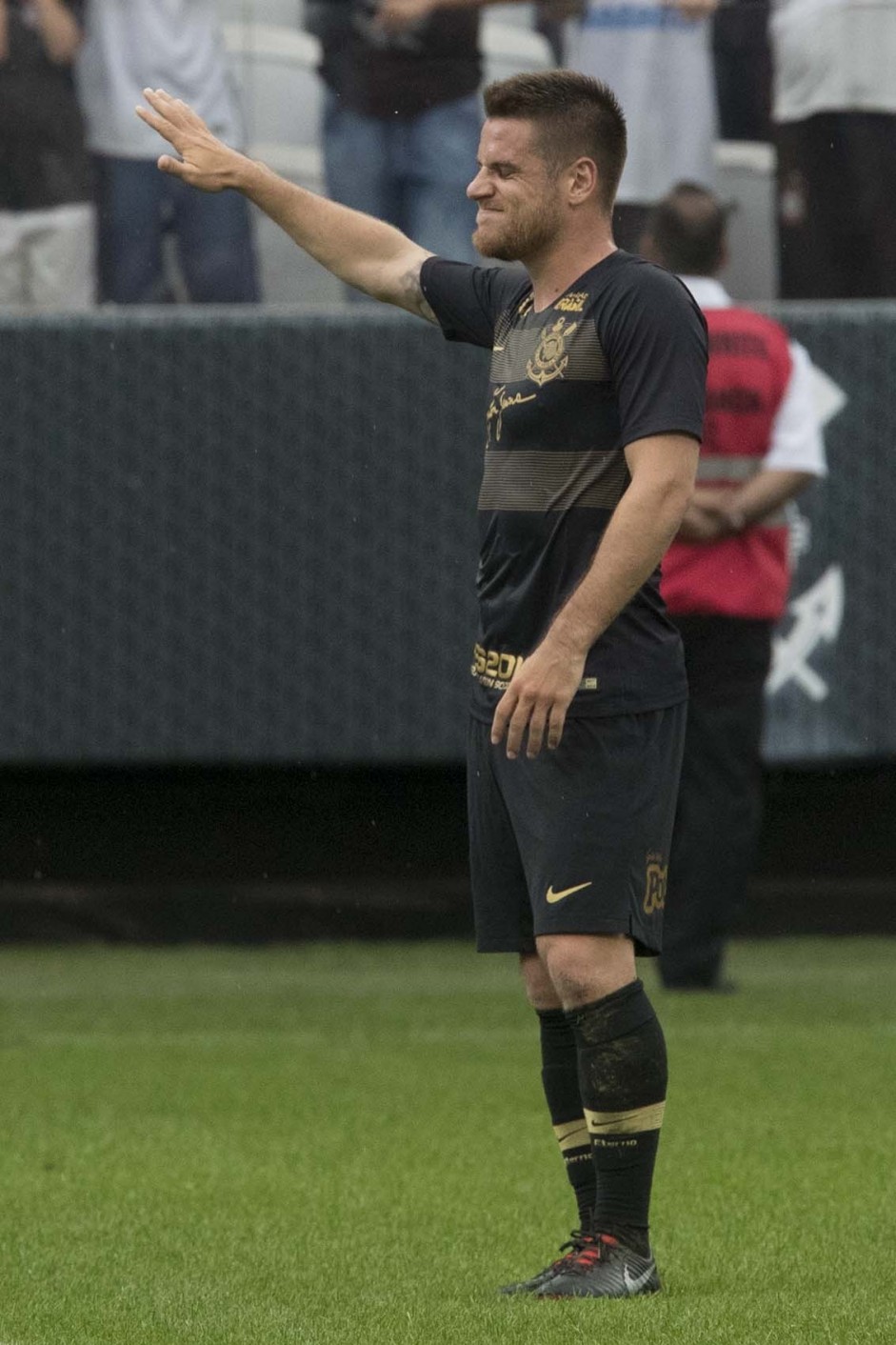 Ramiro tambm entrou como titular contra o Santos, na Arena Corinthians