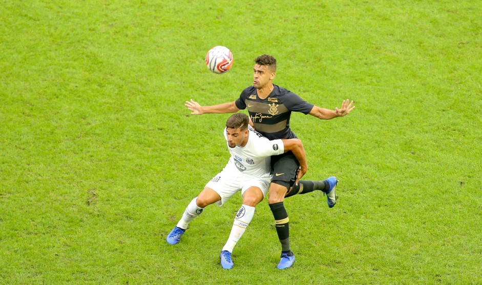 Léo Santos no amistoso contra o Santos