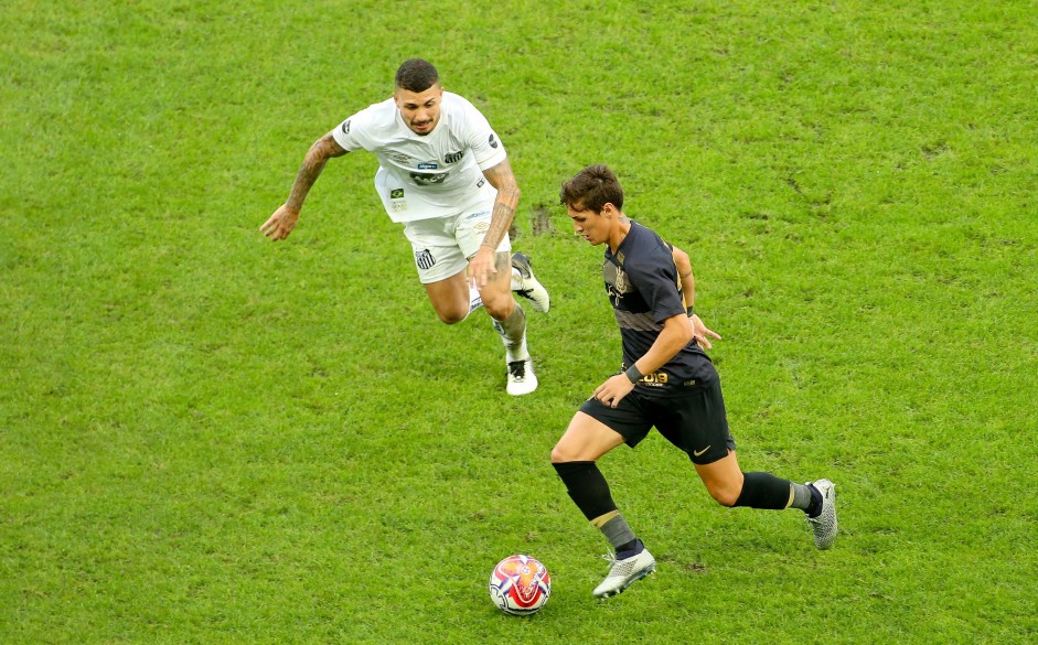 Mateus Vital em amistoso contra o Santos, na Arena Corinthians