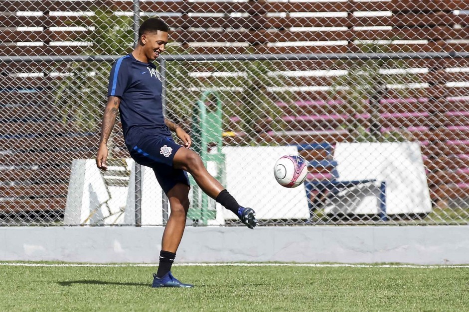 Jordan durante treino do sub-20 para duelo contra o Grmio, pela Copinha