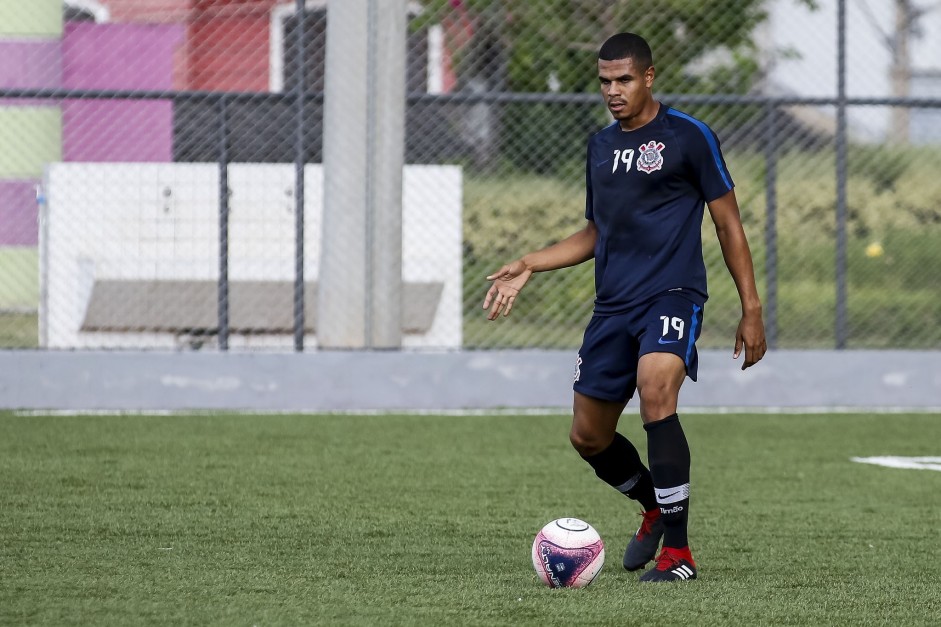 Lo Paraso durante treino do sub-20 para duelo contra o Grmio, pela Copinha