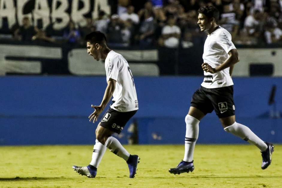 Oya marca gol contra o Viso Celeste, pela Copinha 2019