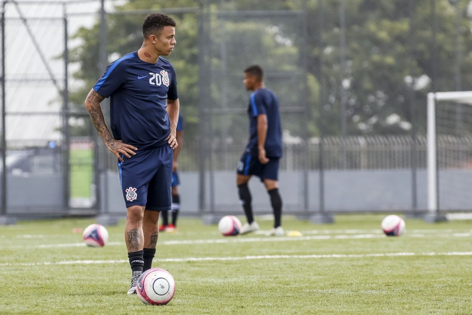 Rafael Bilu durante treino do sub-20 para duelo contra o Grmio, pela Copinha