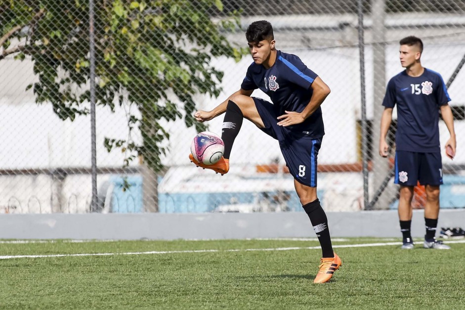 Roni durante treino do sub-20 para duelo contra o Grmio, pela Copinha