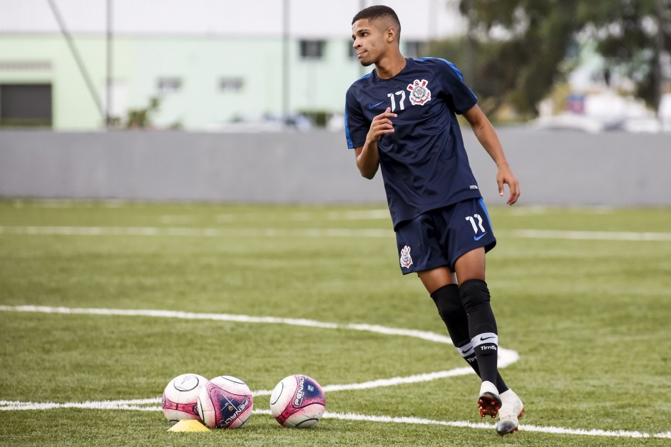 Vintinho durante treino do sub-20 para duelo contra o Grêmio, pela Copinha