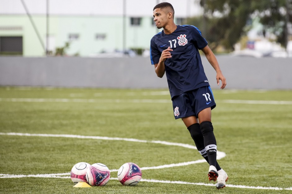 Vintinho durante treino do sub-20 para duelo contra o Grmio, pela Copinha