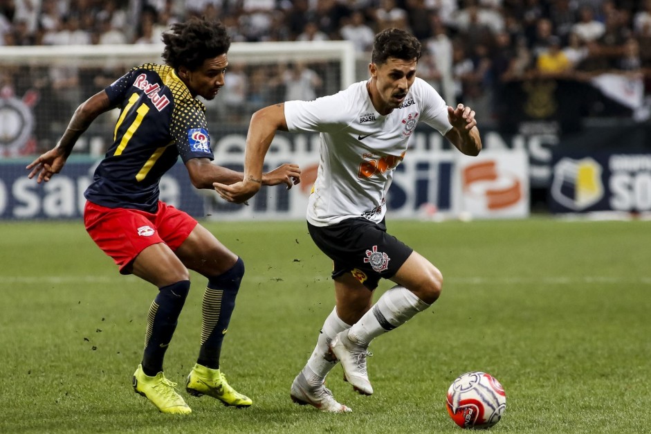 Avelar em partida contra o RB Brasil, pelo Paulistão 2019