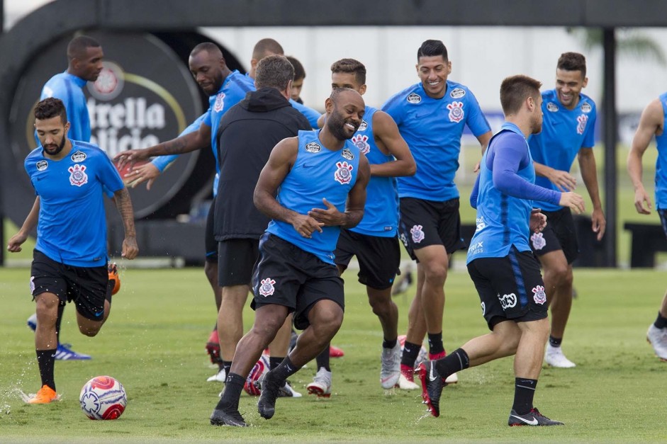 Elenco do Corinthians se reapresenta no CT Joaquim Grava nesta segunda-feira pela manh