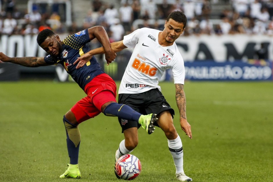 Thiaguinho também foi titular contra o Red Bull Brasil, pelo Campeonato Paulista