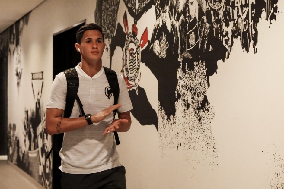 Vital chega ao vestirio da Arena Corinthians para o jogo contra o Red Bull