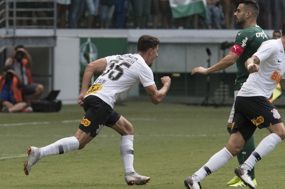 Avelar anotou o nico gol da partida contra o Palmeiras, pelo Campeonato Paulista