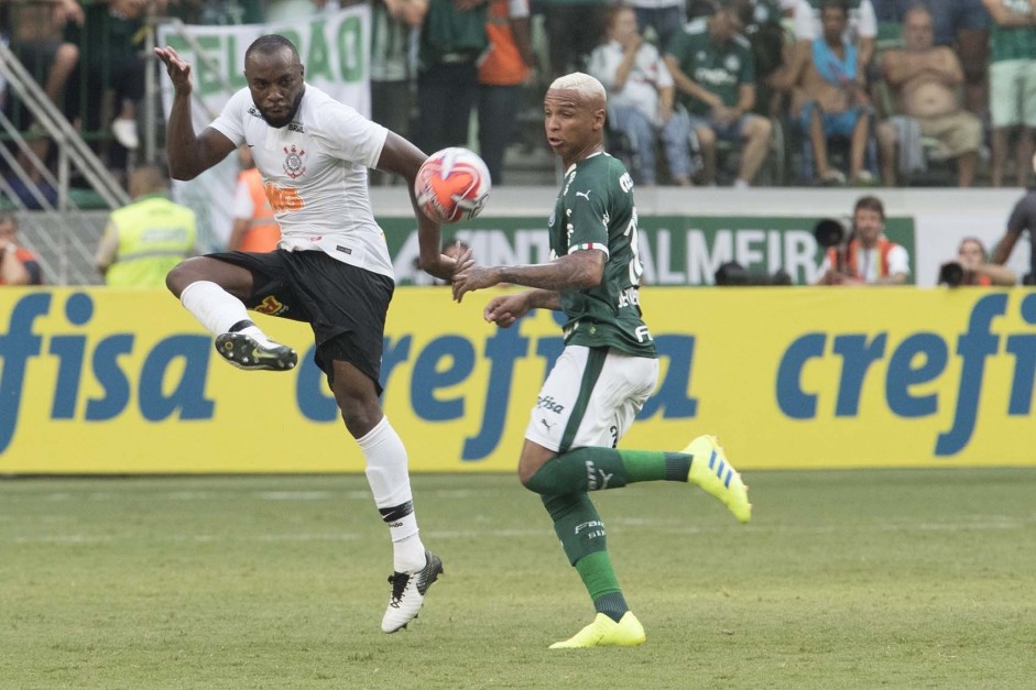 Manoel foi titular na vitria contra o Palmeiras, pelo Campeonato Paulista 2019