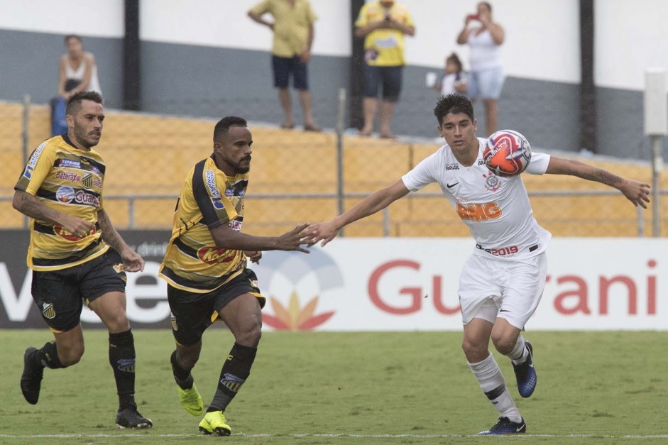 Garoto Araos no jogo contra o Novorizontino, pelo Paulisto